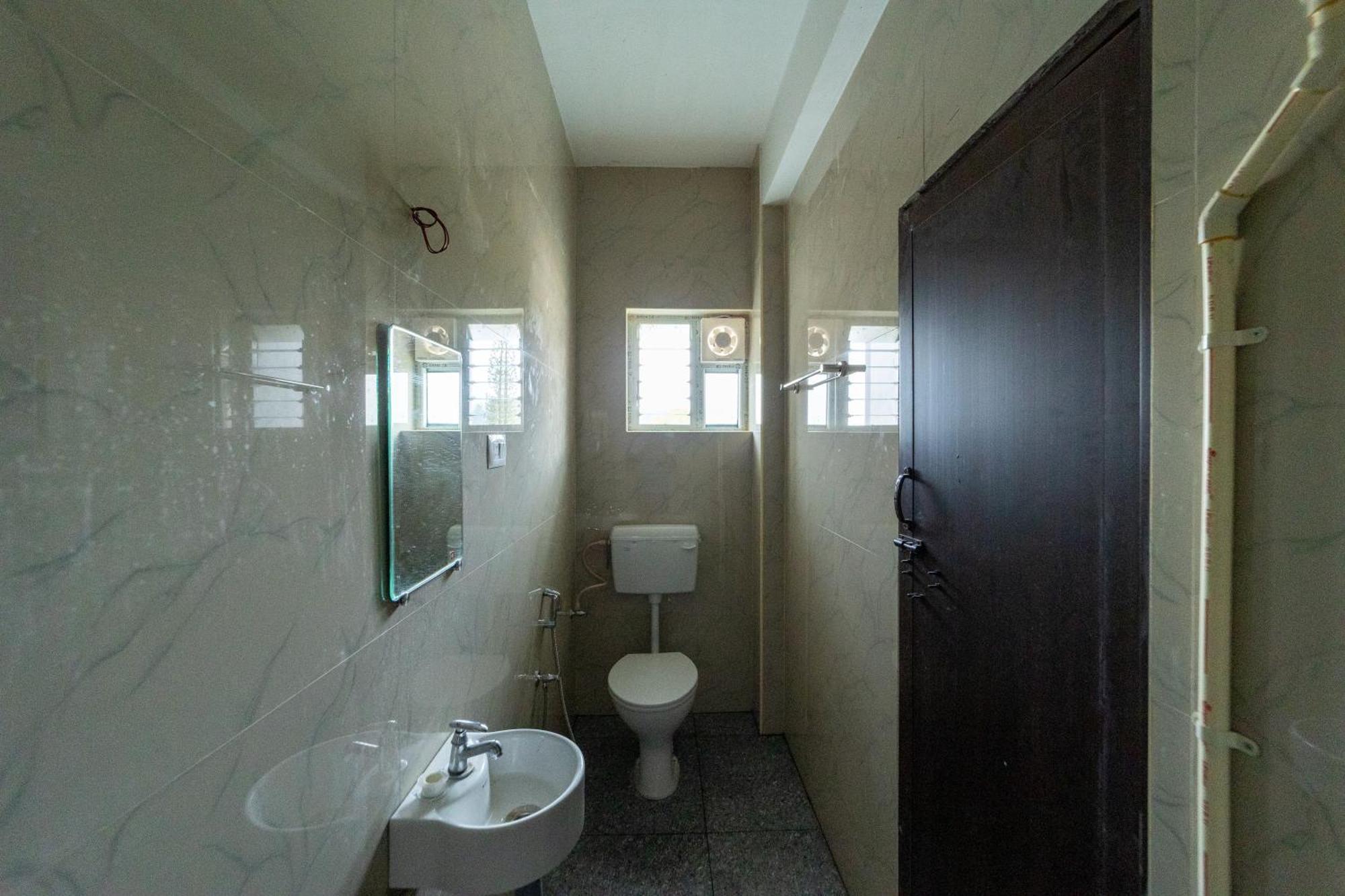 Vālpārai Sri Nandha Luxury Comforts מראה חיצוני תמונה