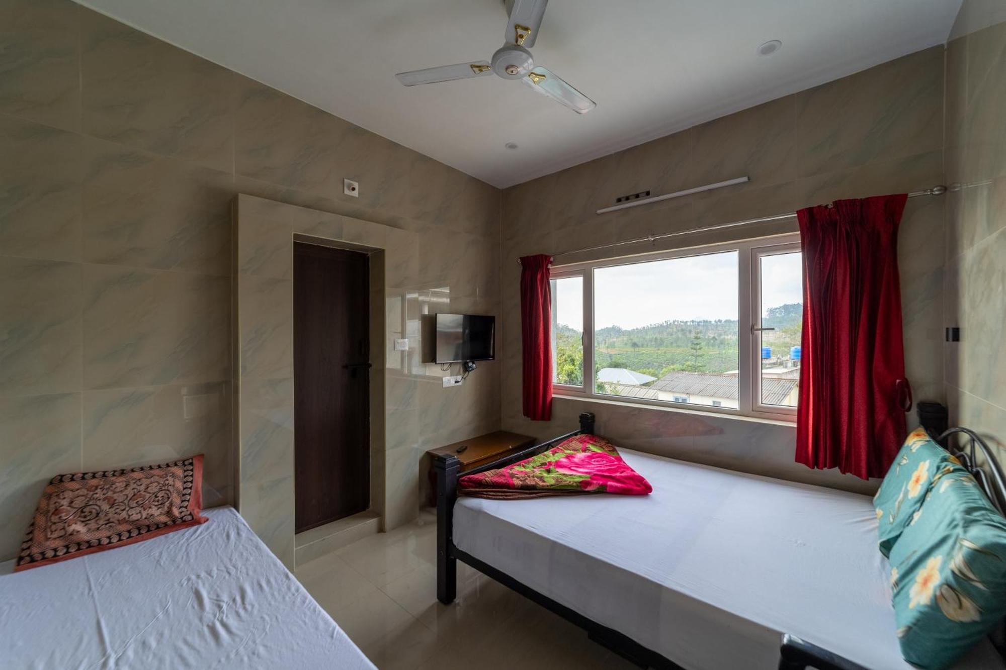 Vālpārai Sri Nandha Luxury Comforts מראה חיצוני תמונה