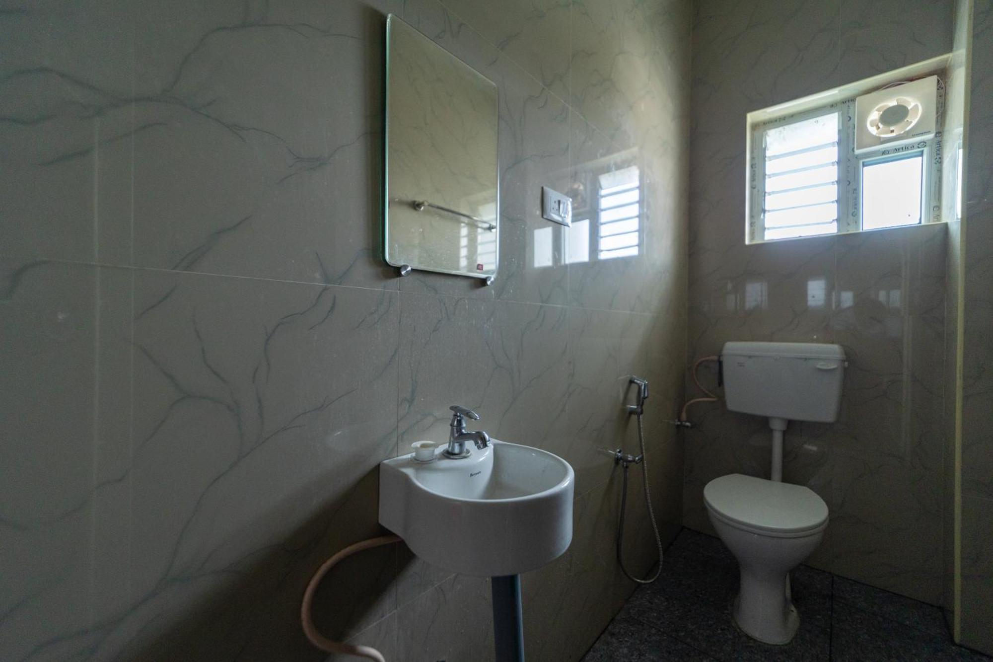 Vālpārai Sri Nandha Luxury Comforts מראה חיצוני תמונה