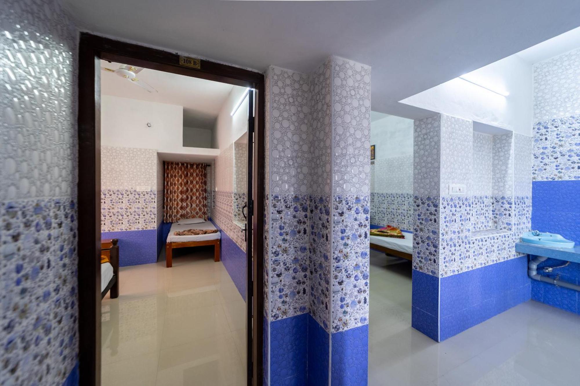 Vālpārai Sri Nandha Luxury Comforts מראה חיצוני תמונה