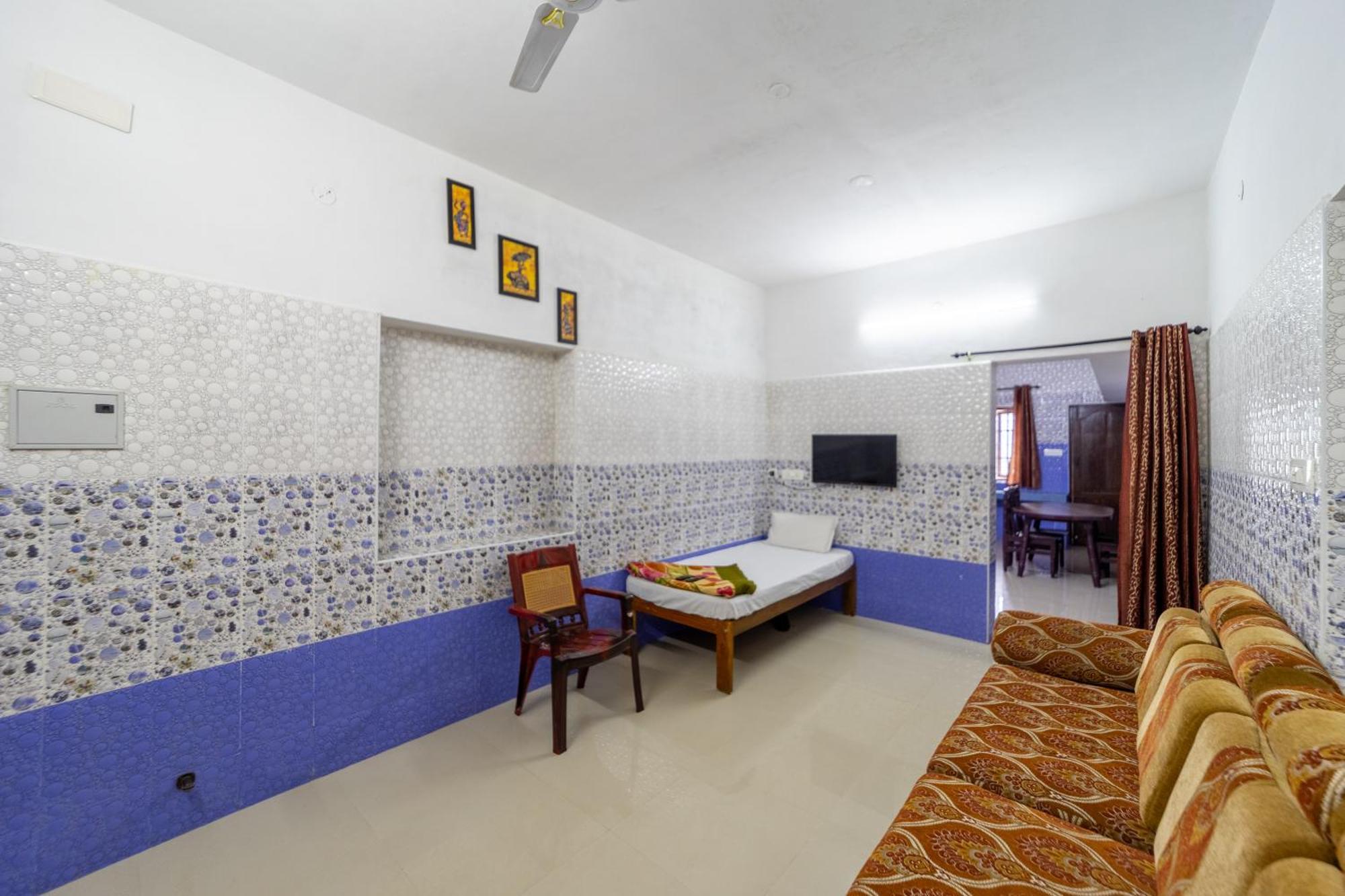 Vālpārai Sri Nandha Luxury Comforts מראה חיצוני תמונה
